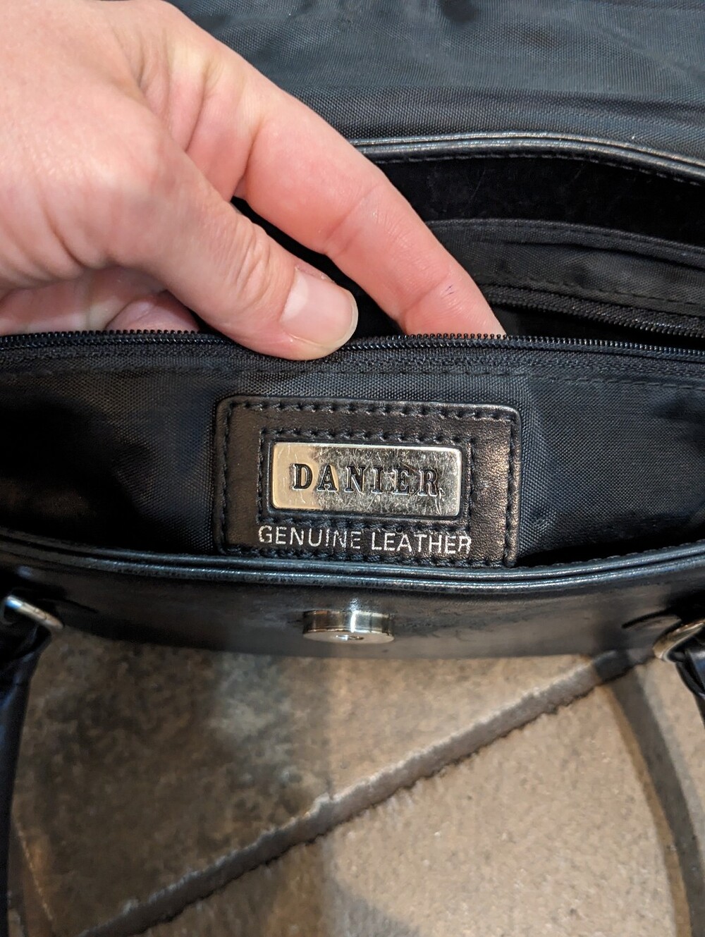 Vintage Danier Butter Soft Smooth Leather Chic Satchel EW Shoulder Bag Black ๐ค - Picture 6 of 16